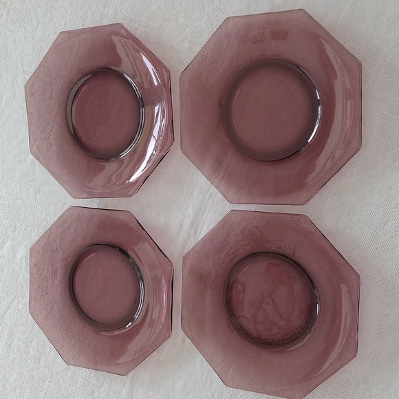 Vintage amethyst purple glass octagonal salad plates set of four - Picture 1 of 3